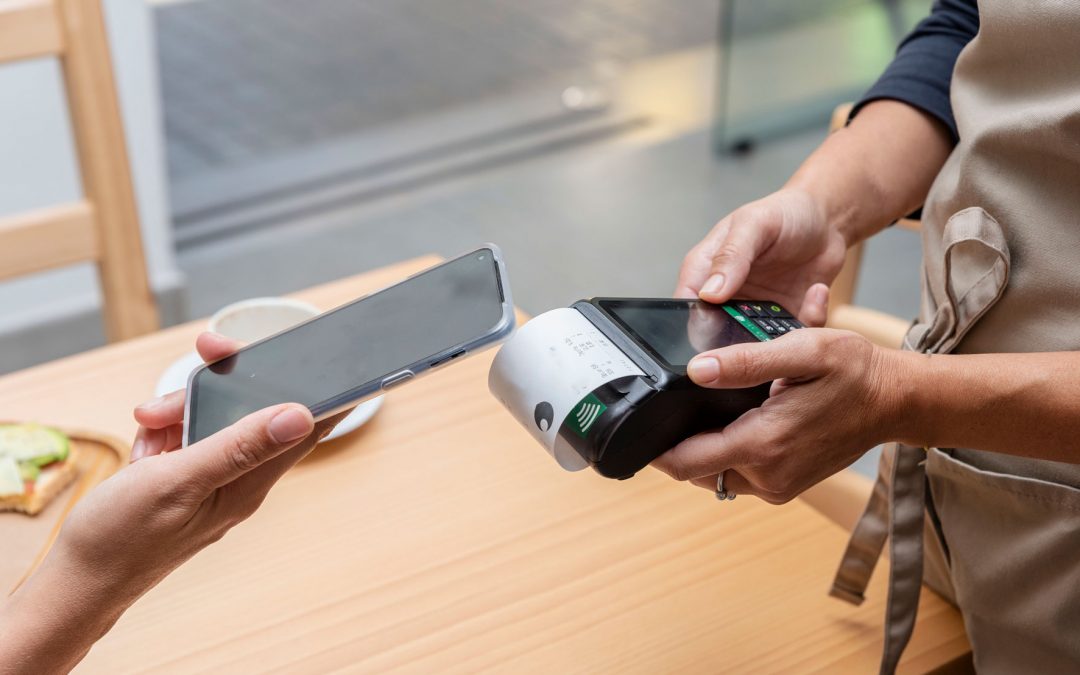 Los pagos contactless vía móvil o wearable crecerán un 221% hasta 2027