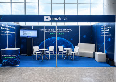 Intercambio de experiencias sobre tecnología financiera en el stand de newtech
